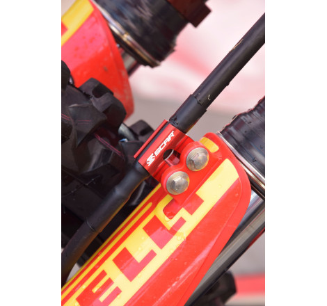 Guide durite de frein avant SCAR rouge