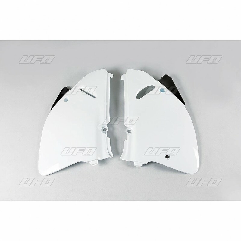 Plaques latérales UFO blanches pour Suzuki RM 125 / 250 (1994-1995)