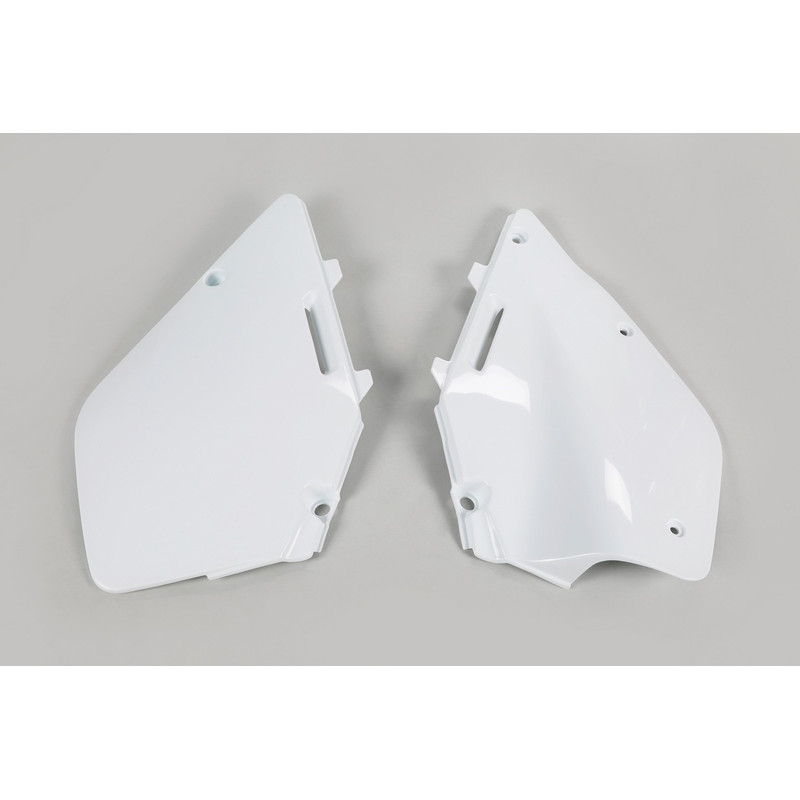 Plaques latérales UFO blanches pour Suzuki RM 125 / 250 (1996-2000)