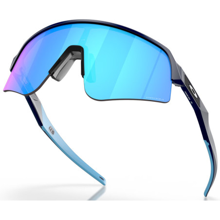 Lunettes de soleil OAKLEY Sutro Lite Sweep Matte Navy - verres Prizm Sapphire
