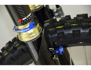 Comment monter son kit départ en motocross ?
